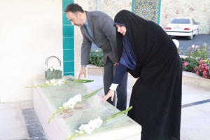 تصویر شهدا نگینهای درخشان و اسوههای بصیرت برای نسل جوان هستند