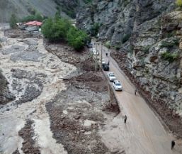 تصویر پرهیز از سفرهای غیرضروری در جاده‌‎های کوهستانی البرز