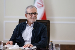 تصویر پزشکیان وارد کرج شد