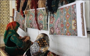 تصویر اشتغال‌آفرینی برای بافندگان فرش دستباف در چهارباغ