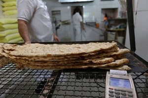 تصویر برخورد قانونی با هرگونه افزایش قیمت نان و کم‌فروشی