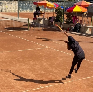 تصویر اولین دوره یک هزار امتیازی تنیس بانوان کشور در  البرز آغاز شد