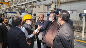 تصویر تلاش های مجاهدانه صنعتگران در شرایط سخت کنونی قابل ستایش است