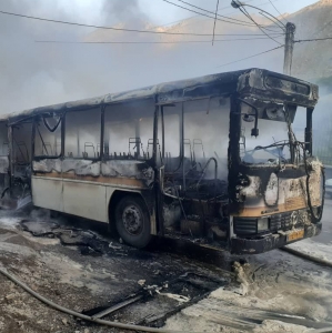 تصویر چهار دستگاه اتوبوس در وقایع اخیر کرج دچار خسارت شد