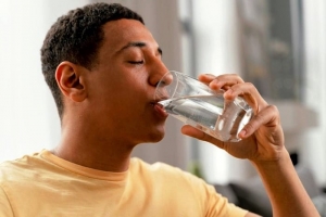 قبل از غذا حتما آب بنوشید