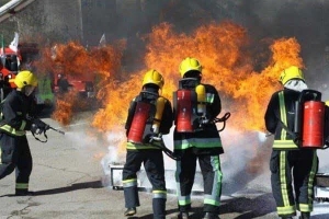 تصویر 8 مصدوم در آتش سوزی یک شرکت صنعتی در شهرستان اشتهارد