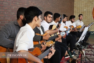 تصویر کنسرت گروه موسیقی ویولا در ندامتگاه کرج