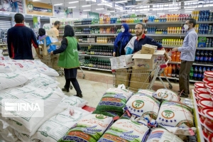 تصویر کالای اساسی به اندازه کافی در بازار البرز موجود است
