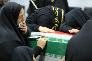 تصویر مراسم وداع با پیکر دو تن از شهدای حمله رژیم منحوس صهیونیستی به سپاه استان البرز