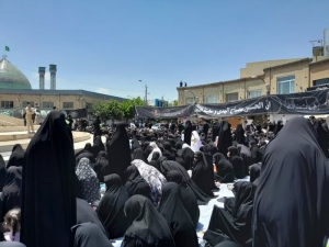 تصویر نماز ظهر عاشورا پیمانی ناگسستنی با مکتب امام حسین (ع)