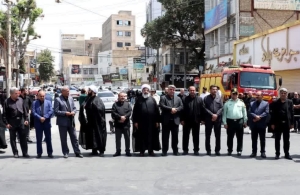 تصویر حضور مسئولین شهرستان ساوجبلاغ در مراسم عزاداری روز عاشورا شهر هشتگرد