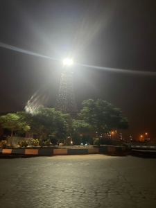 تصویر تامین روشنایی میدان پلیس به همت معاونت حوزه خدمات شهری شهرداری مهستان