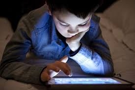هویت جوان در آیینه مجازی