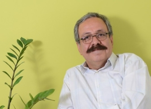 «بخوانیم» چون وطن در مطالعه زنده می‌ماند