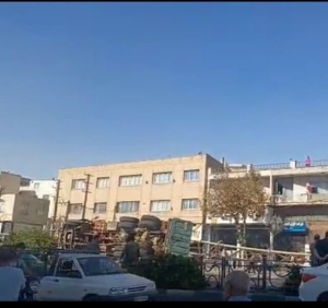 واژگونی کامیون در بلوار دانش‌آموز کرج