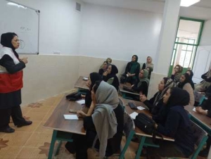 تصویر دوره آموزش کمک های اولیه در مراکز یادگیری محلی سوادآموزی  البرز اجرا شد