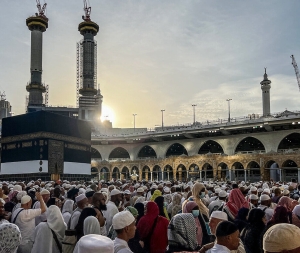 تصویر ثبت نام بیش از ۵۰۰ متقاضی حج تمتع در البرز
