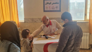 تصویر بهره مندی بیش از ۱۲۰۰ نفر از در منطقه عباس آباد کرج از خدمات سلامت محور