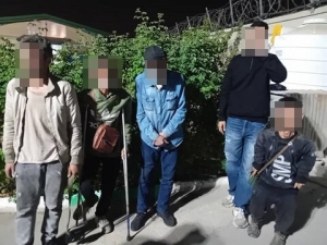 تصویر متکدیان و معتادان متجاهر جمع‌آوری می‌شوند