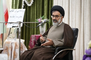 تصویر حضرت زهرا (س) الگوی زنان و مردان است