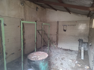 تصویر عملیات تخریب و نوسازی سرویس‌های بهداشتی مسجد الزهرا(س) در محله ری‌زمین