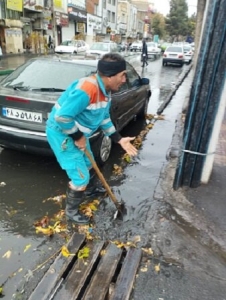 تصویر لایروبی گسترده جوی‌ها و انهار منطقه ۷ انجام شد