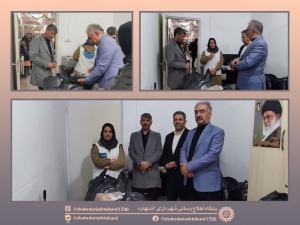 تصویر اهدای پوشاک به دانش‌آموزان نیازمند در حاشیه ویزیت رایگان