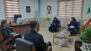 تصویر جلسه بررسی زمینه‌های مشارکت نیروی انتظامی استان در جشنواره قصه‌گویی کانون استان البرز