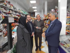 تصویر بازدید و نظارت میدانی فرماندار طالقان از واحد های صنفی،فروشگاه های مواد غذای و پروتئینی