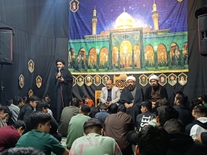 تصویر حضور امام جمعه و فرماندار چهارباغ در جمع اعتکاف کنندگان دانش آموز دختر و پسر»