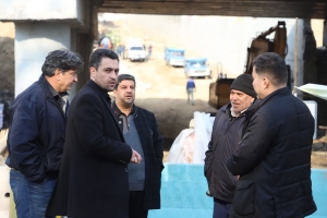 تصویر بازدید میدانی شهردار گرمدره از پروژه زیرگذر خلیج فارس