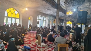 تصویر مردم کرج هتک حرمت‌ به مقدسات را محکوم کردند