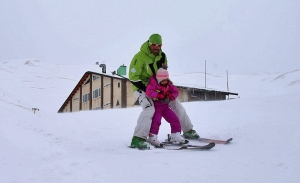 پیست اسکی دیزین و استقبال خیل مشتاقان ورزش های برفی