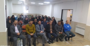 تصویر نشست آموزشی «تبیین مسائل روز» در کانون البرز