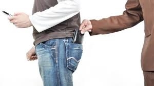 آموزش همگانی؛ راهکاری مؤثر برای پیشگیری از سرقت جیب‌بری در ازدحام جمعیت