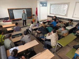 تصویر برگزاری کلاس‌های تبیینی «شبهات روز» در مدارس پسرانه ماهدشت