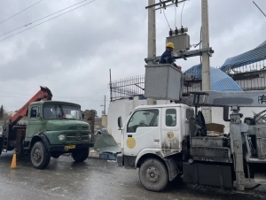 تصویر تندباد سبب خساراتی به شبکه برق البرز شد