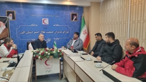 تصویر بازدید فرماندار کرج از مرکز عملیات هلال احمر