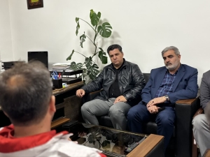 تصویر بازدید شبانه فرماندار فردیس از جمعیت هلال احمر شهرستان