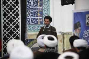 تصویر حضور میدانی روحانیون در صحنه‌های مختلف کاملا ضروری است