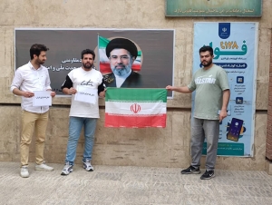تصویر خروش مدافعان سلامت فردیس در لبیک به پویش ملی «جان‌فدا»