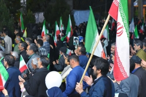 تصویر صلابت و ایستادگی  خیابانهای البرز همچنان شاهد حضور