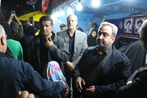 تصویر حضور گرمِ مسئولان و تبلورِ مهربانی در موکب خدمت کمیته امداد امام خمینی (ره) البرز
