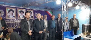 تصویر حضور استاندار البرز در تجمعات مردمی کرج و بازدید از موکب خدمت کمیته امداد امام (ره)