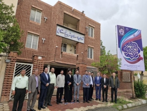 تصویر دیدار فرماندهان انتظامی با شورای اسلامی شهر مهستان در روز شوراها