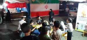 تصویر همراهی کتابخانه سیار با شصت‌ و سومین موج حضور حماسی مردم  ولایت مدار کرج در میدان شهدا