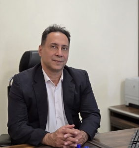 تصویر تقدیر شهرداری فردیس از کسبه فعال بازار میادین در ایام جنگ