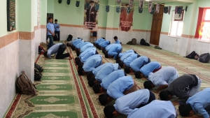 تصویر نقش معلمان در ترویج نماز برای دانش آموزان