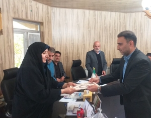 تصویر دیدار شهردار طالقان با اعضای شورای اسلامی شهر به مناسبت روز ملی شوراها و روز معلم