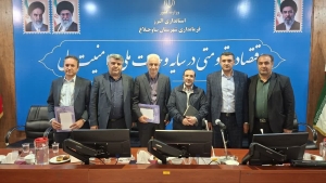 تصویر تقدیر فرماندار ساوجبلاغ از رئیس اداره صمت به پاس حمایت از تولیدکنندگان